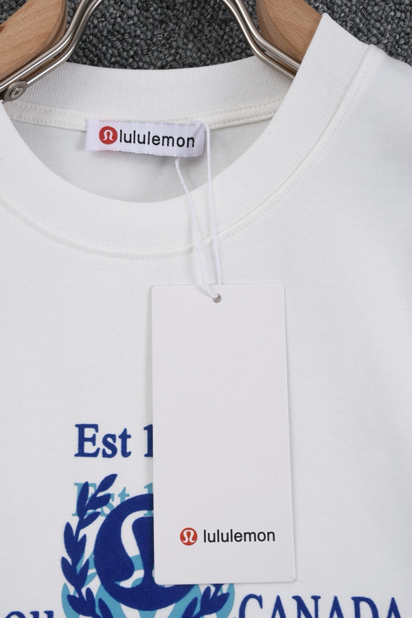 ブランドTシャツ側面デザイン